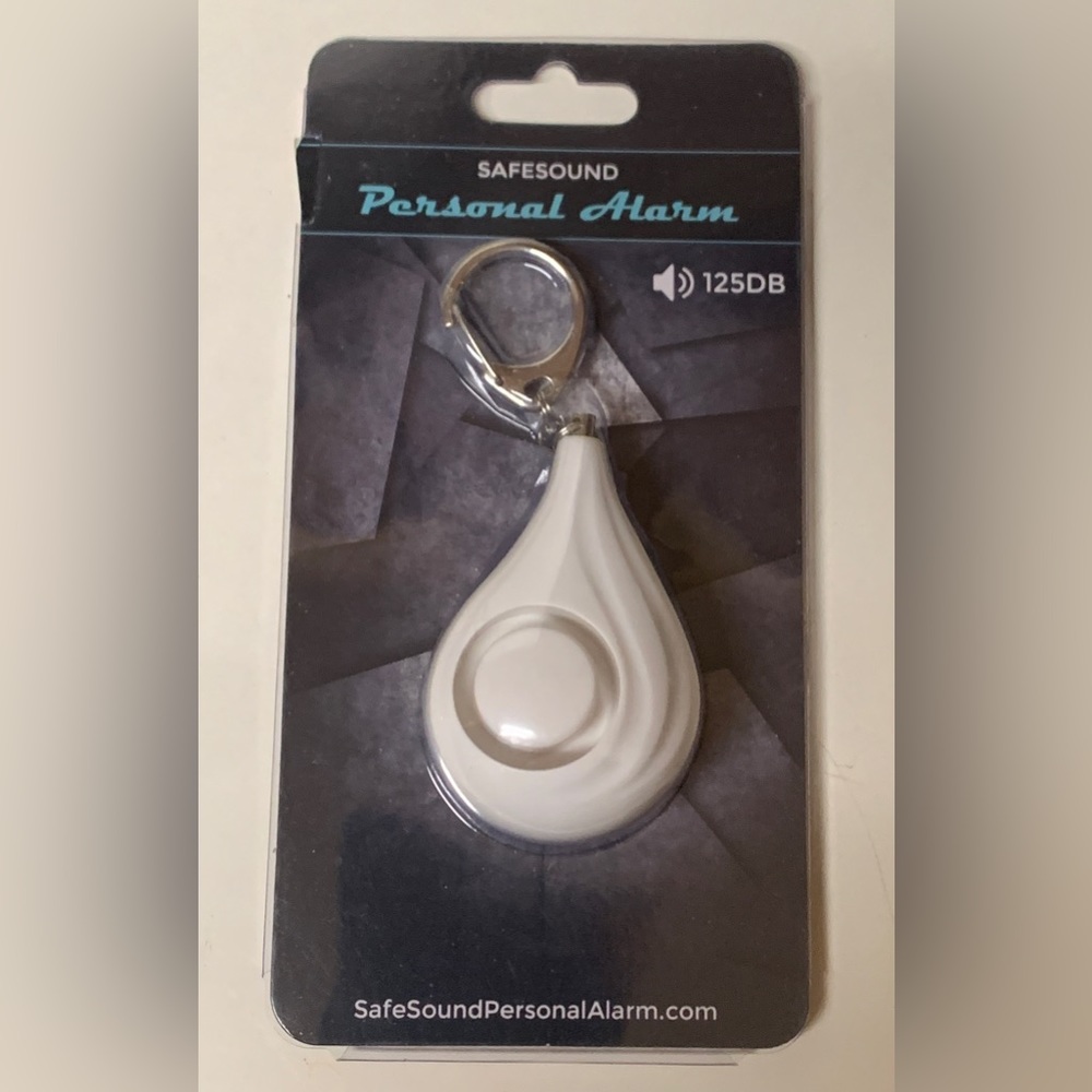 SAFESOUND 125 Decibel Personal Safety Emergency Alarm Keychain